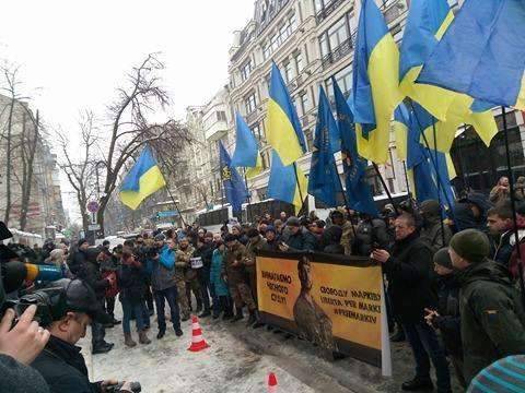 В Киеве активисты "С14" устроили пикет у посольства Италии (фото)