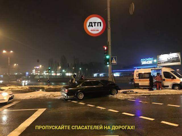В Киеве автомобиль 
