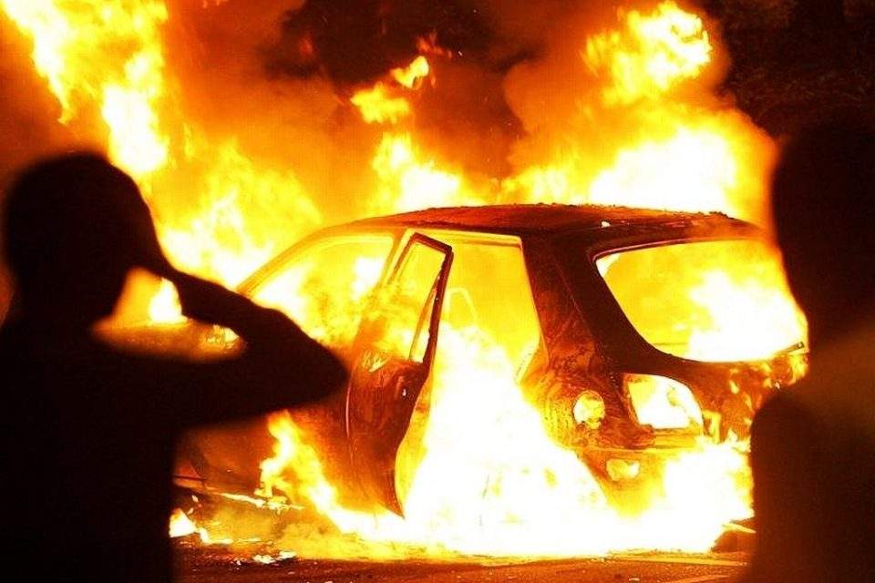 В Одесской области депутату сожгли машину (Видео)