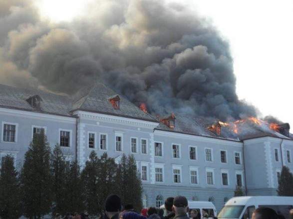 Во Львовской области произошел пожар в здании бывшего коллегиума Ордена иезуитов
