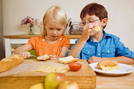 Как обеспечить ребёнку здоровое питание?