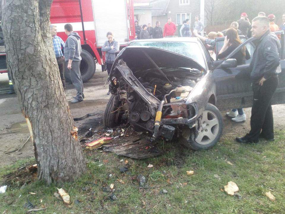 В Закарпатской области  столкнулись два автомобиля, трое людей были госпитализированы