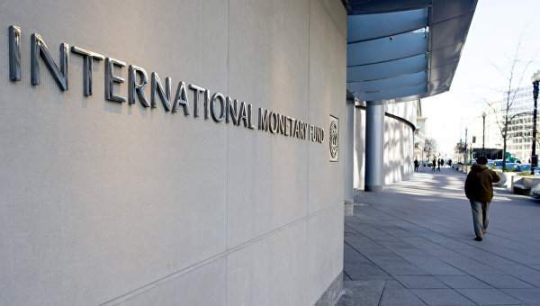 Украина в этом году получит в два раза меньше денег от МВФ