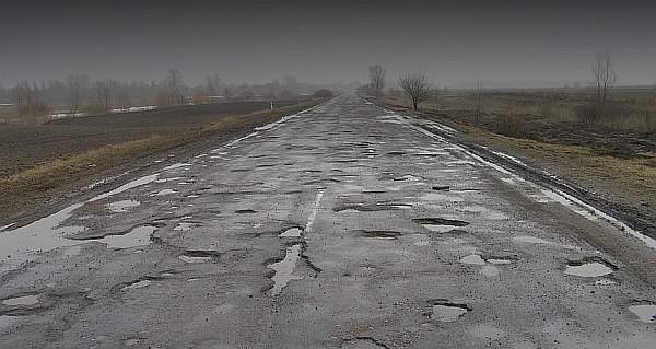В Черниговской области водителям приходится нарушать ПДД из-за ужасных дорог