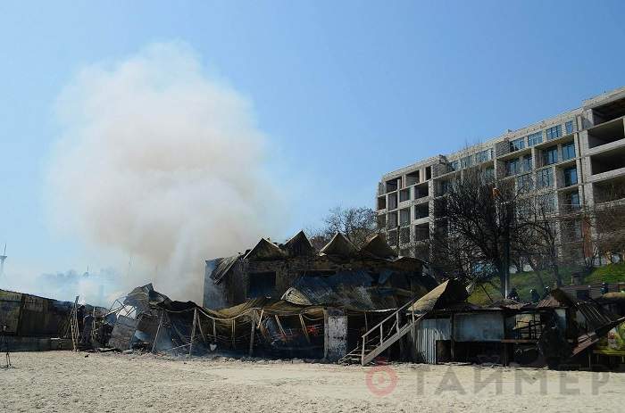Подробности пылающего ресторана в Одессе (фото)