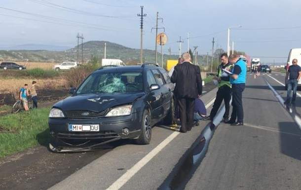 В Закарпатской области  на пешеходном переходе  автомобиль сбил насмерть 16-летною девушку
