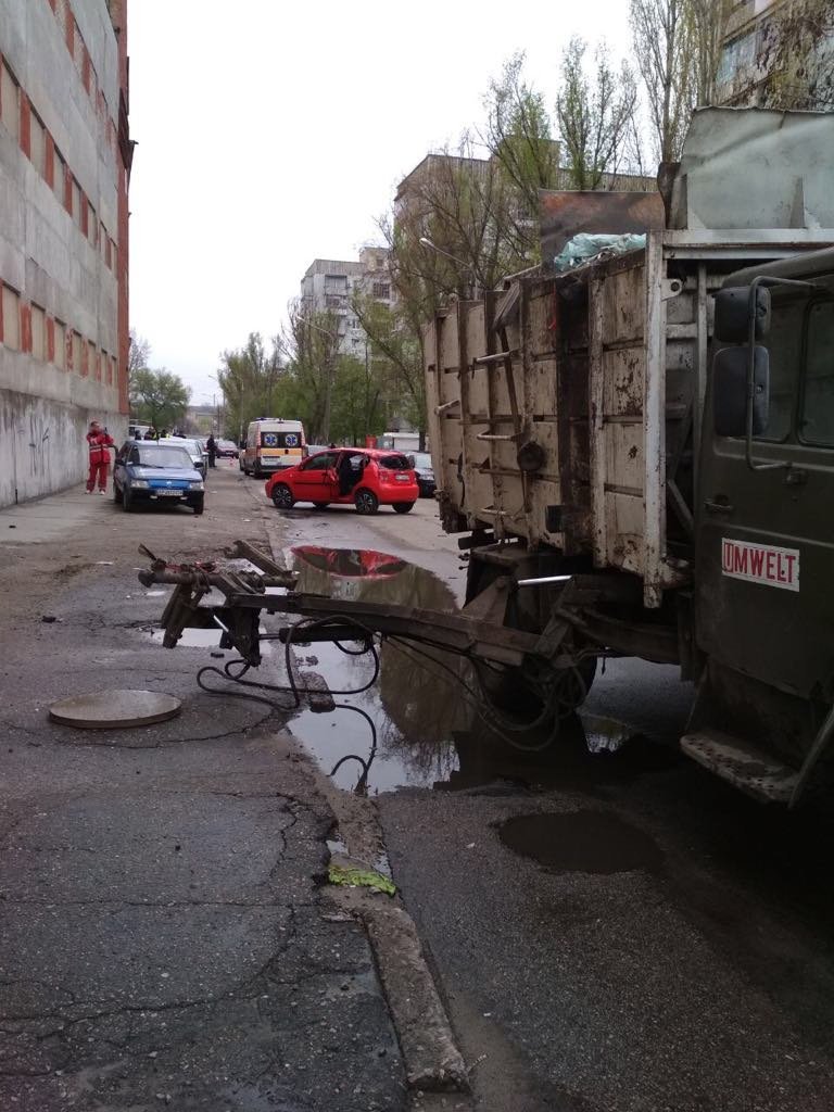 Несчастный случай в Запорожье: "Крюк" опустился со стороны тротуара"