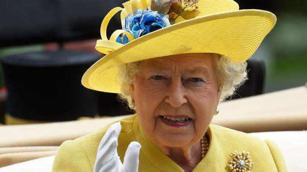 Королева Британии отпраздновала 92-й день рождения