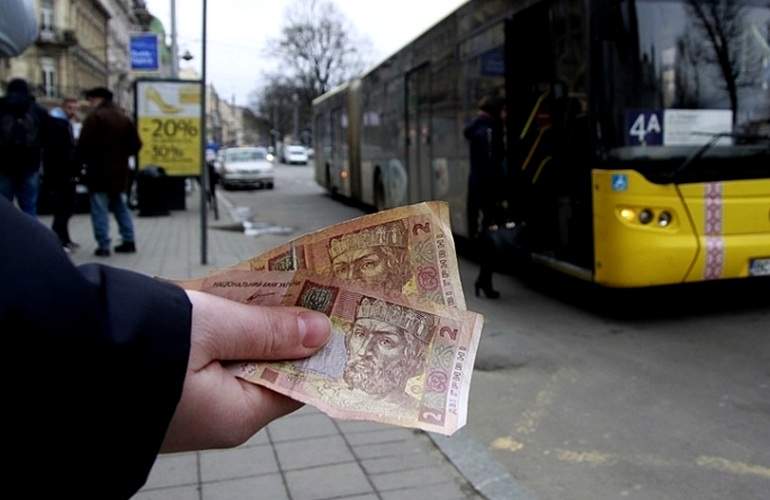 Под Киевом водитель высадил несовершеннолетнего ребенка из автобуса