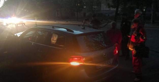 Во Львове водитель внезапно умер за рулем автомобиля