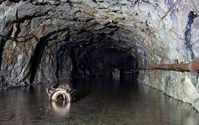 В Луганской области на шахте произошел прорыв шахтных вод, возникла угроза затопления
