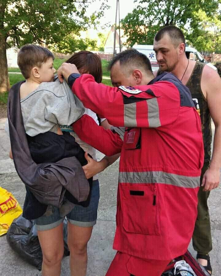 На Харьковщине 4-х летний мальчик упал в открытый люк (фото)