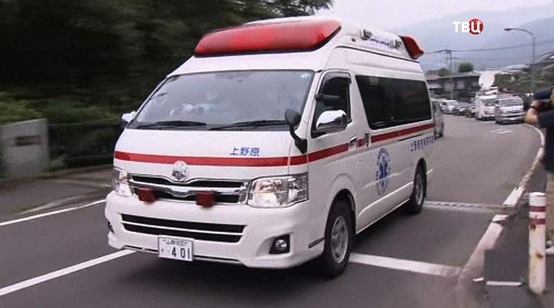 В Японии школьный автобус попал в ДТП: есть пострадавшие