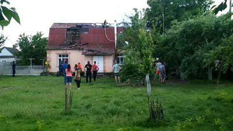На Волыни горел двухэтажный дом (фото)