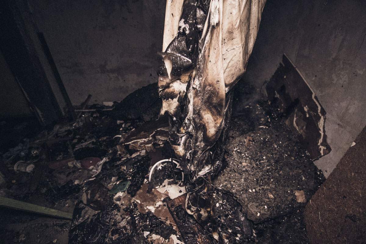 В Киеве во второй раз за сутки огнем снова был охвачен кинотеатр «Экран» (фото)