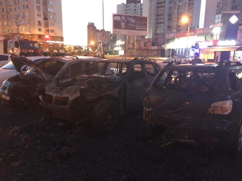В Киеве подожгли автомобиль помощника депутата Мосийчука (фото)