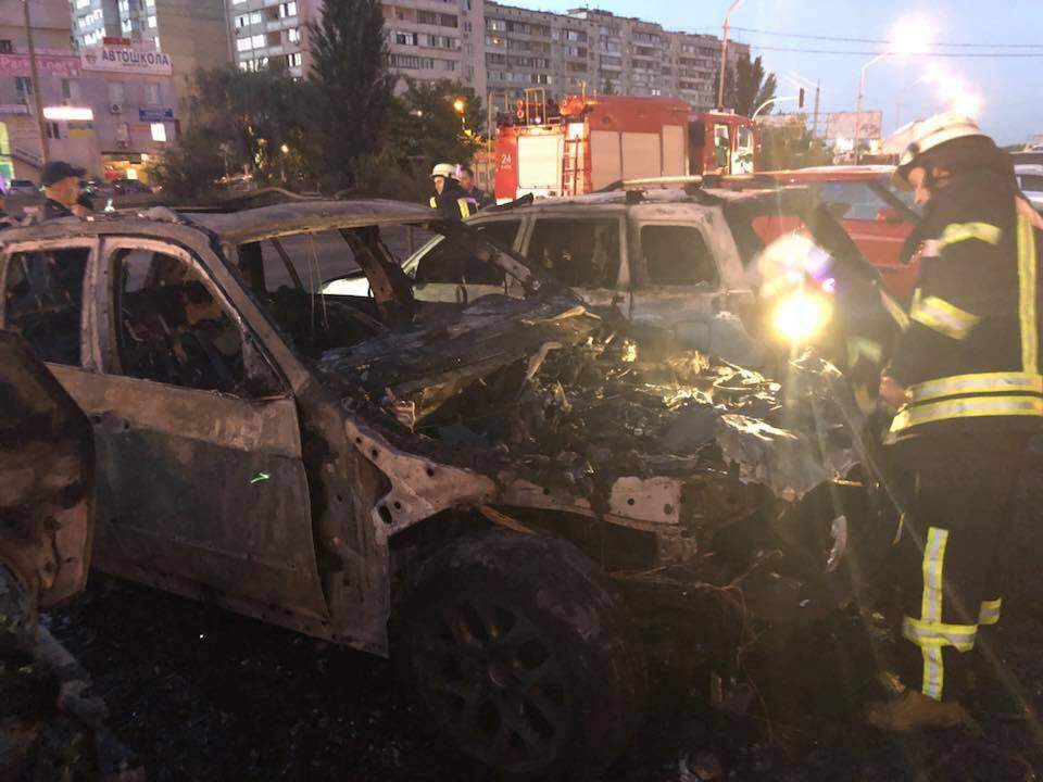 В Киеве подожгли автомобиль помощника депутата Мосийчука (фото)