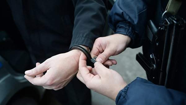 В Кропивницком нетрезвый мужчина при задержании сломал нос сотруднику полиции