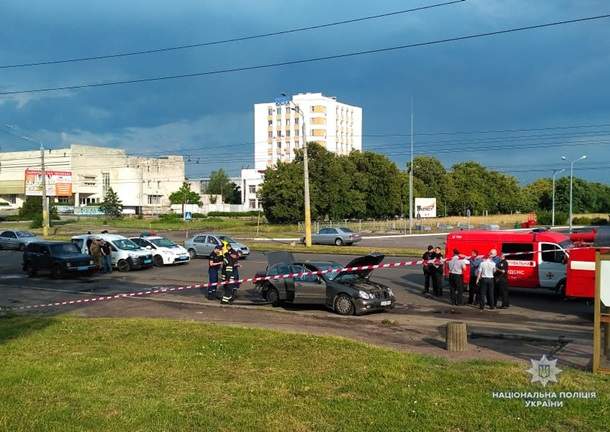В Черкассах взорвали автомобиль известного украинского бизнесмена (фото)