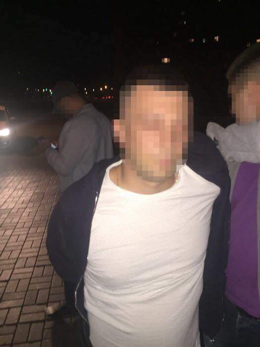 В Киеве задержали полицейского, который распространял психотропные вещества (фото)