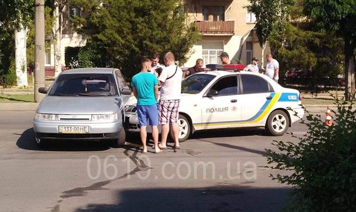 В Запорожской области сотрудники полиции за рулем авто влетели в ВАЗ