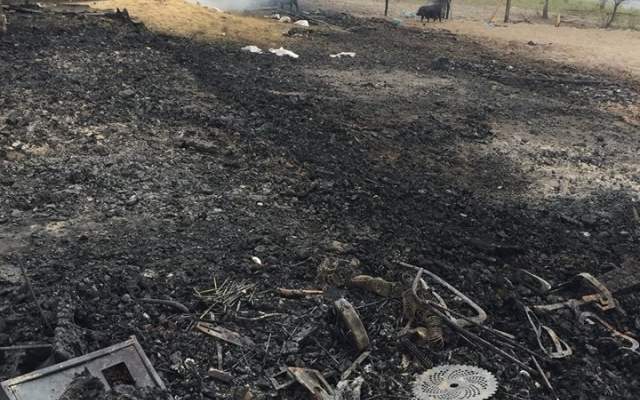 В Запорожской области неизвестные подожгли конюшню, в которой находились животные
