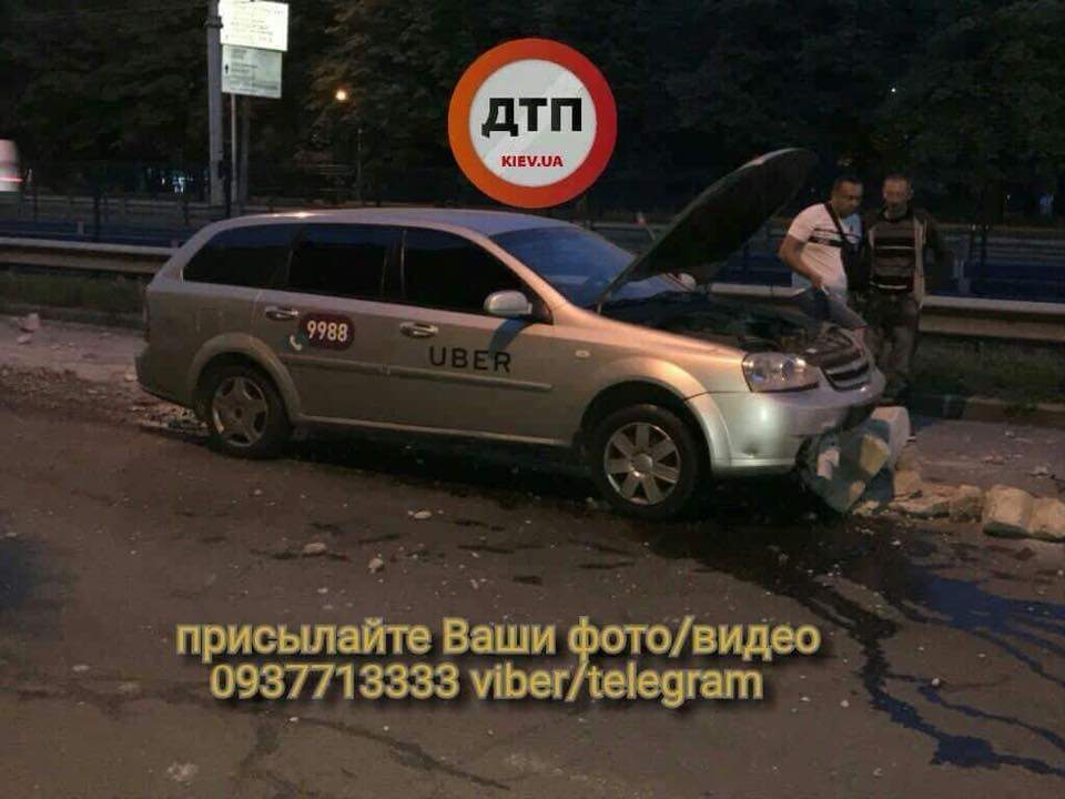 В Киеве в направлении Окружной дороги автомобиль 