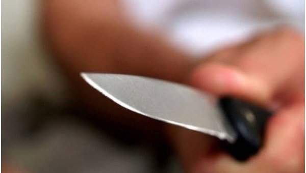 В Харькове пьяный мужчина  ударил ножом свою родную мать