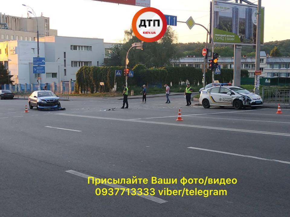 В Киеве с участием машины патрульной полиции произошло очередное ДТП (фото)