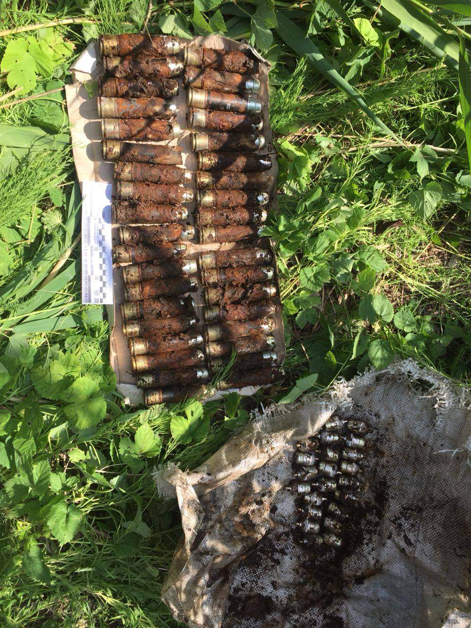 На въезде в Лисичанск обнаружили схрон с боеприпасами