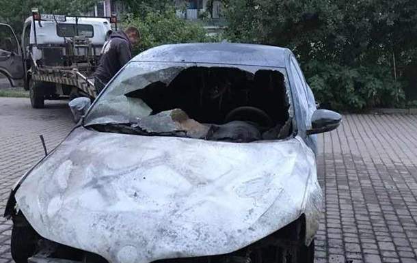 В Ужгороде произошло возгорание автомобиля военнослужащего Госпогранслужбы