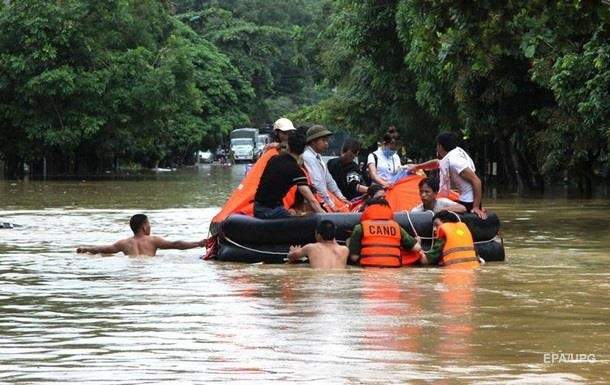 Во Вьетнаме в результате наводнения погибли 10 человек, еще 11 человек получили ранения