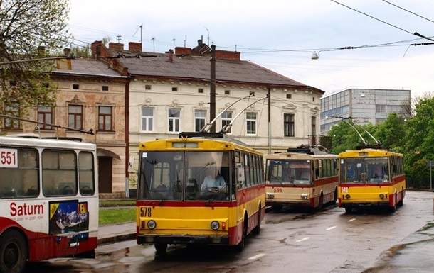 Во Львове из-за непогоды парализовано движение электротранспорта