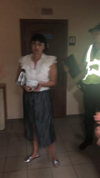 В Одессе пьяная следователь протаранила машину, а после раздевалась перед врачами (фото)