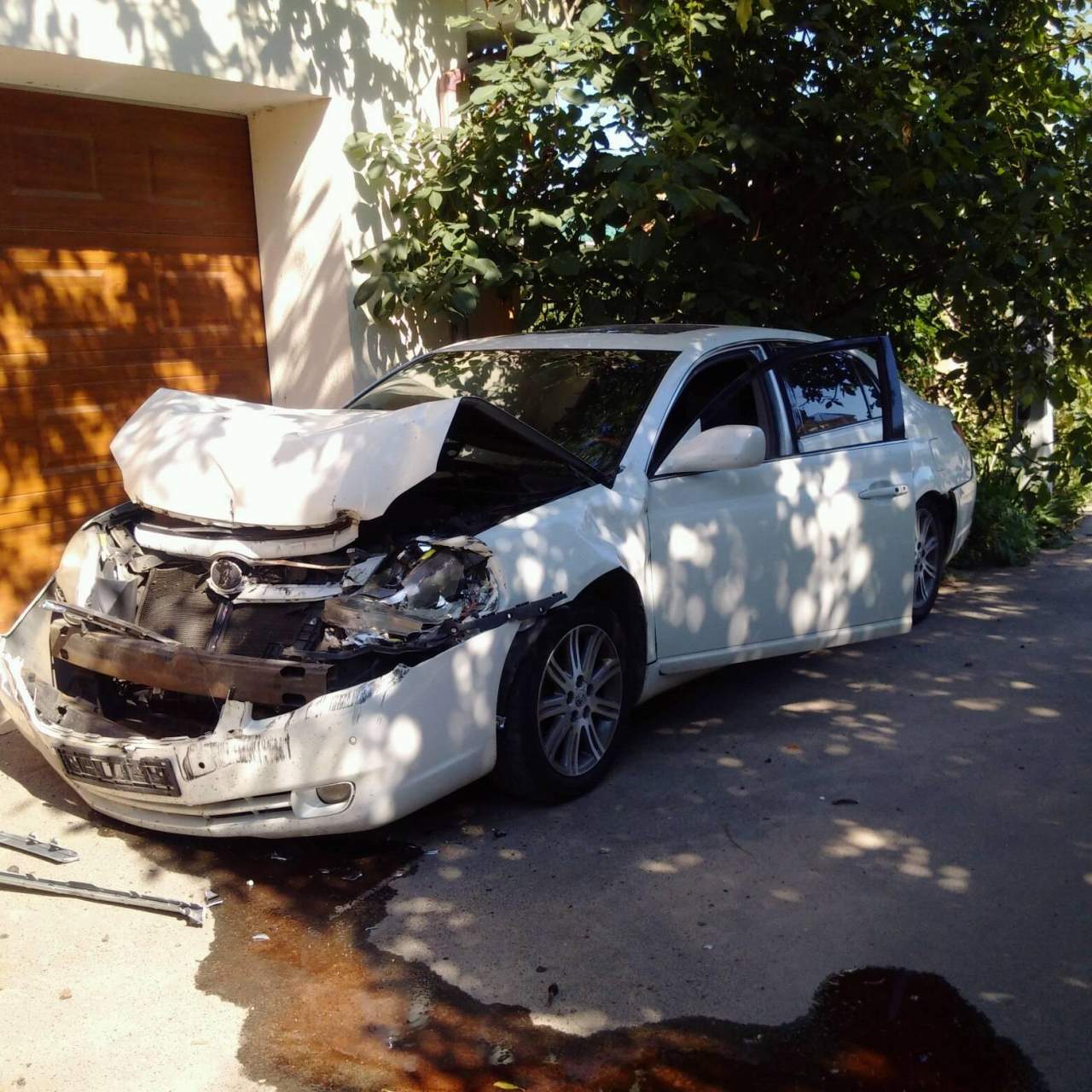 На одесских активистов совершили нападение. Грузовик целенаправленно въехал в машину активистов (фото)