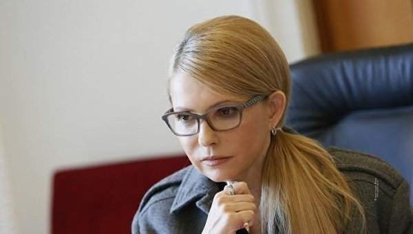 Тимошенко уверенна, что жизнь украинцев изменит новая Конституция