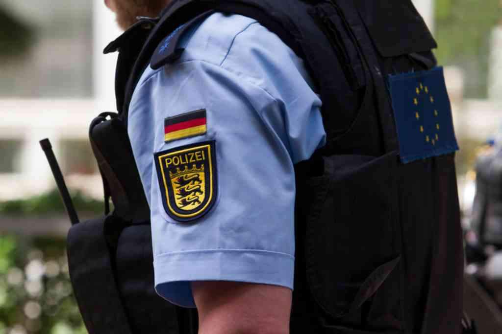 В Германии вооруженный мужчина захватил заложницу