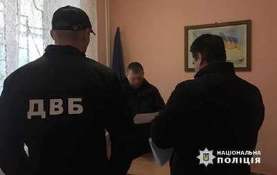 В Закарпатской области группа правоохранителей требовали взятки у людей