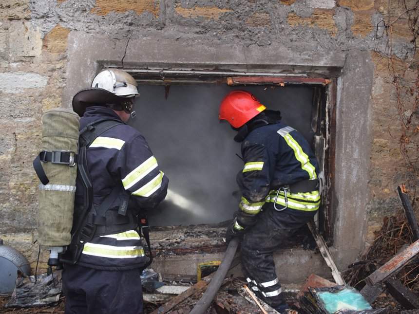 В Николаеве в результате пожара в частном доме погиб владелец (видео)
