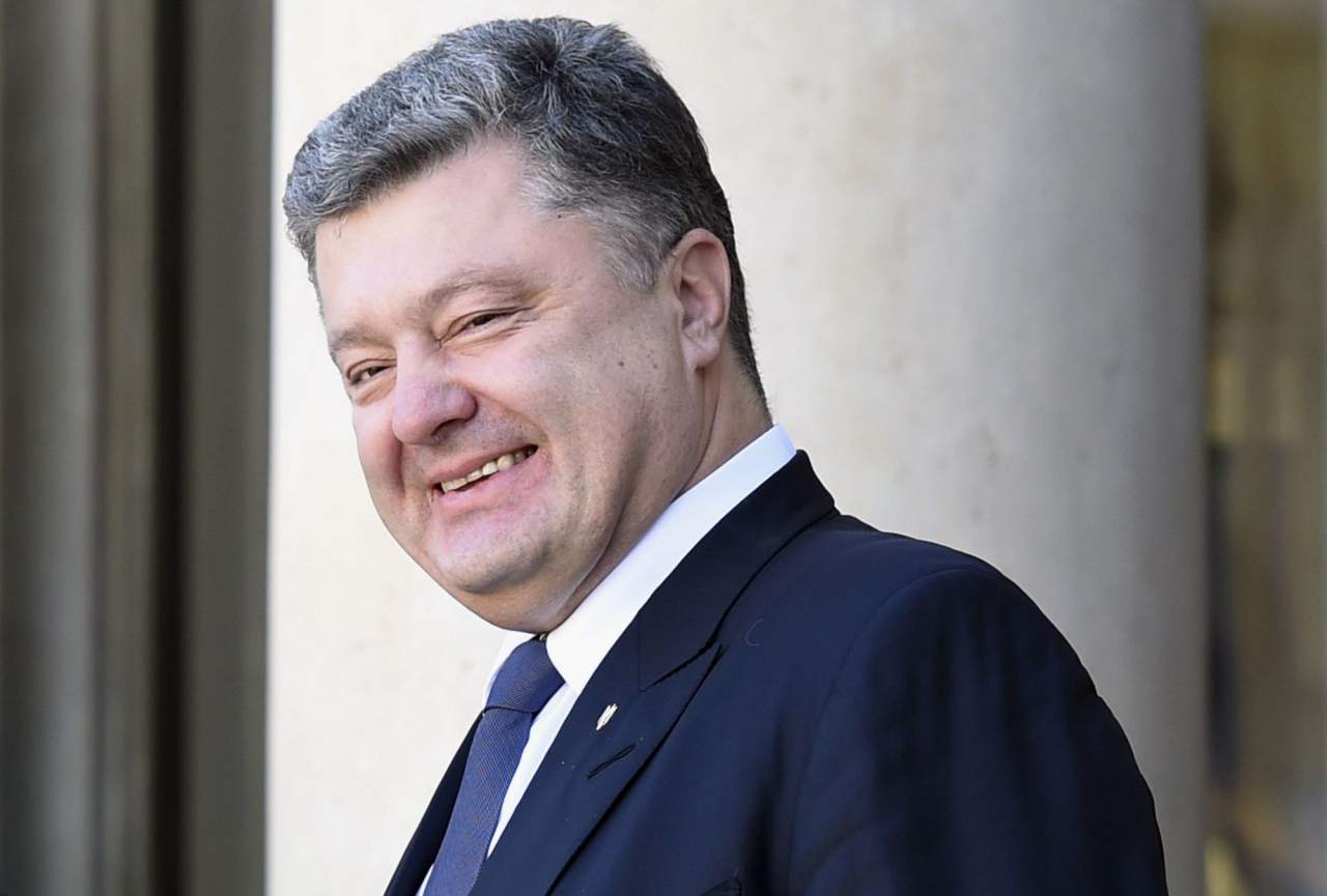 Порошенко объявил об участии в президентских выборах