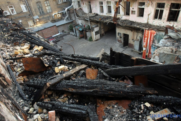 В Киеве вместо сгоревшего гастронома может появиться новый ТЦ