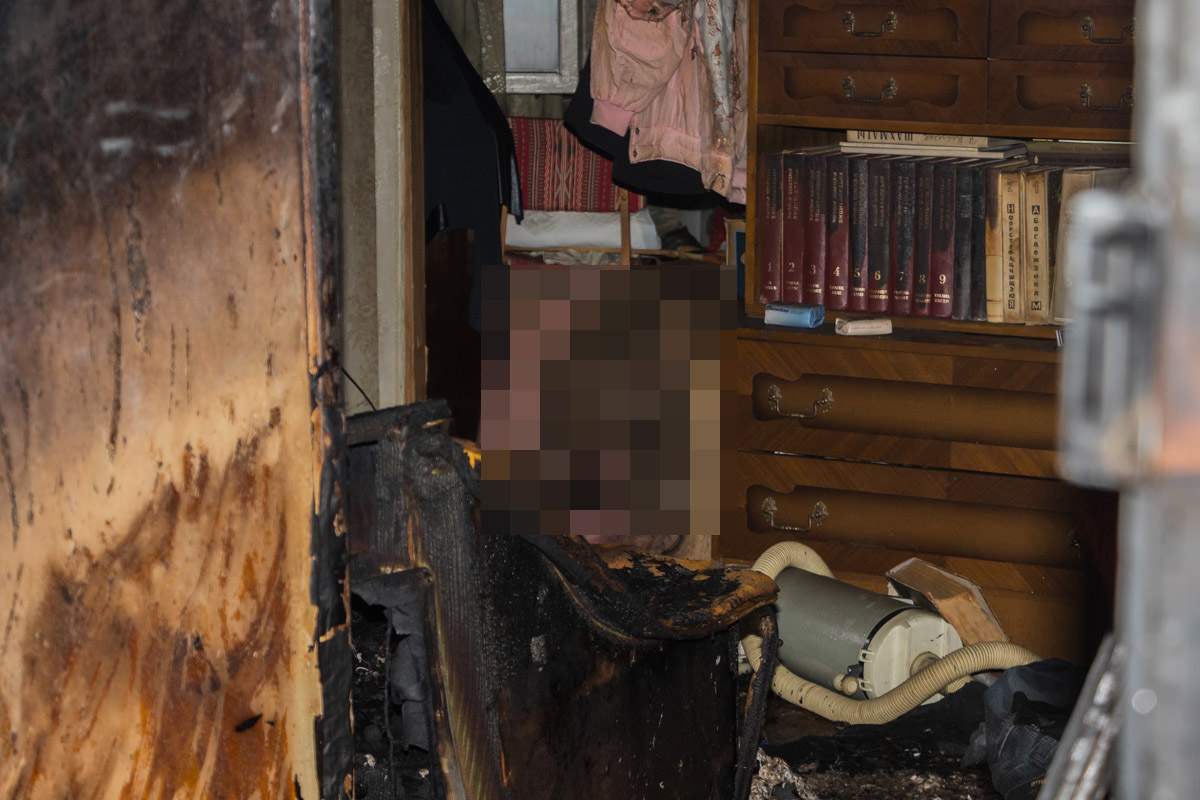 В результате пожара в Днепре погиб владелец квартиры (фото)