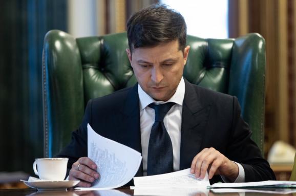 Зеленский уволил пиарщика Порошенко с должности в Нацсовете по вопросам ТВ и радио