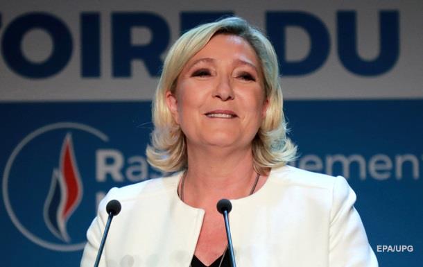 Марин Ле Пен лидирует на выборах в Европарламент во Франции