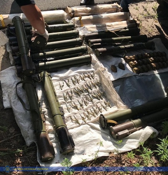 12 гранатомётов РПГ-22 и РПГ-26, 31 граната , более 30 подрывников для гранат и почти 3 тысячи патронов пытались продать военные 