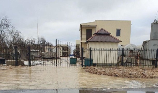 В Запорожской области из-за шторма затопило около 40 баз отдыха