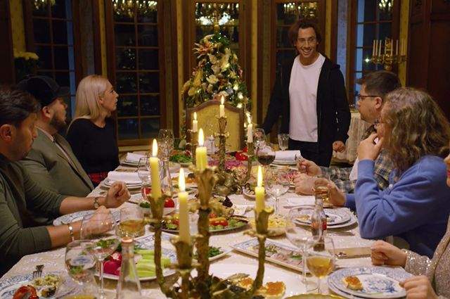 Пугачева собрала множество звезд в своем доме за праздничным столом (ФОТО)