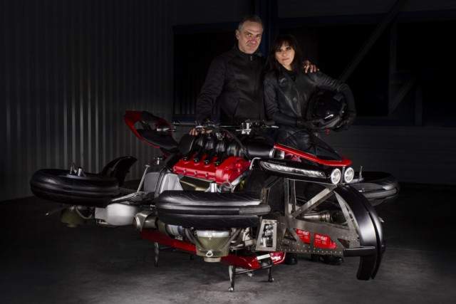 Французская компания представила летающий мотоцикл