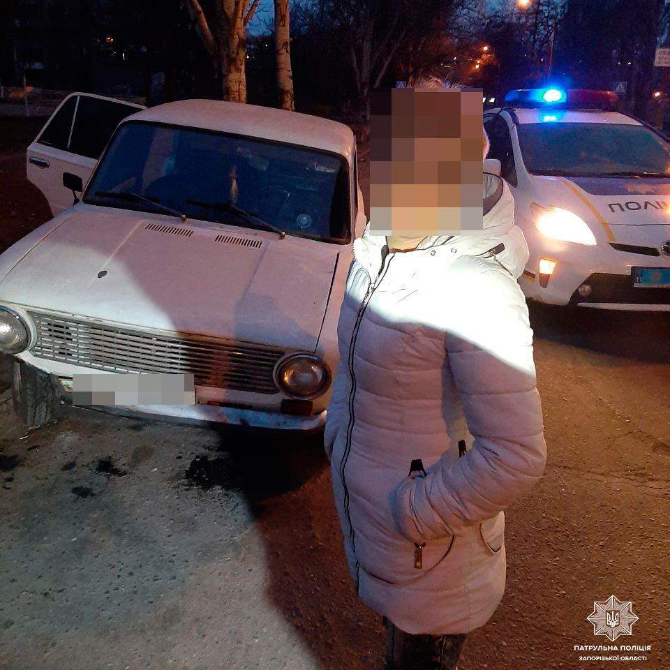 В Запорожье пьяная женщина угнала чужу машину (ФОТО)