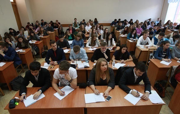 Учебный год в Украине закончится дистанционно